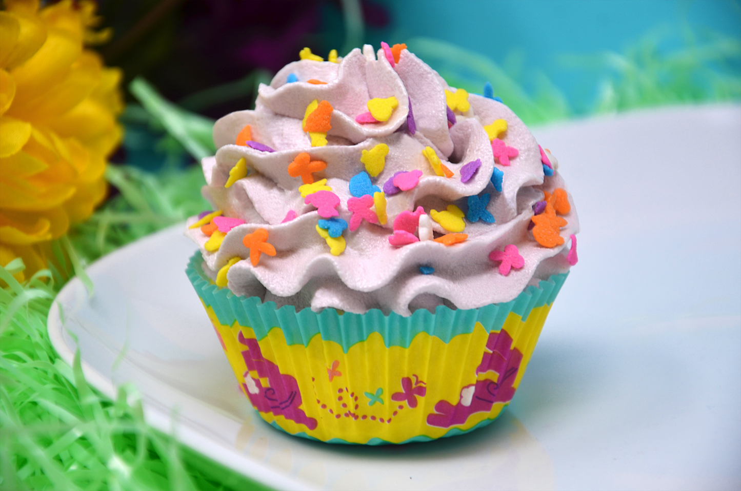 Ducks, Chicks & Bunnies, Oh My! Easter Confetti Sprinkle Mix 2.6oz Bottle