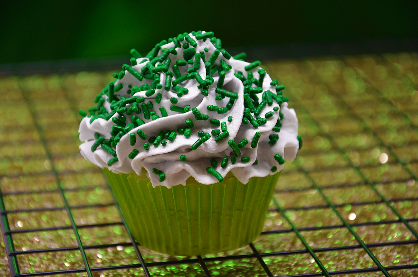 Load image into Gallery viewer, Gorgeous Green Jimmies Sprinkles 3oz Bottle
