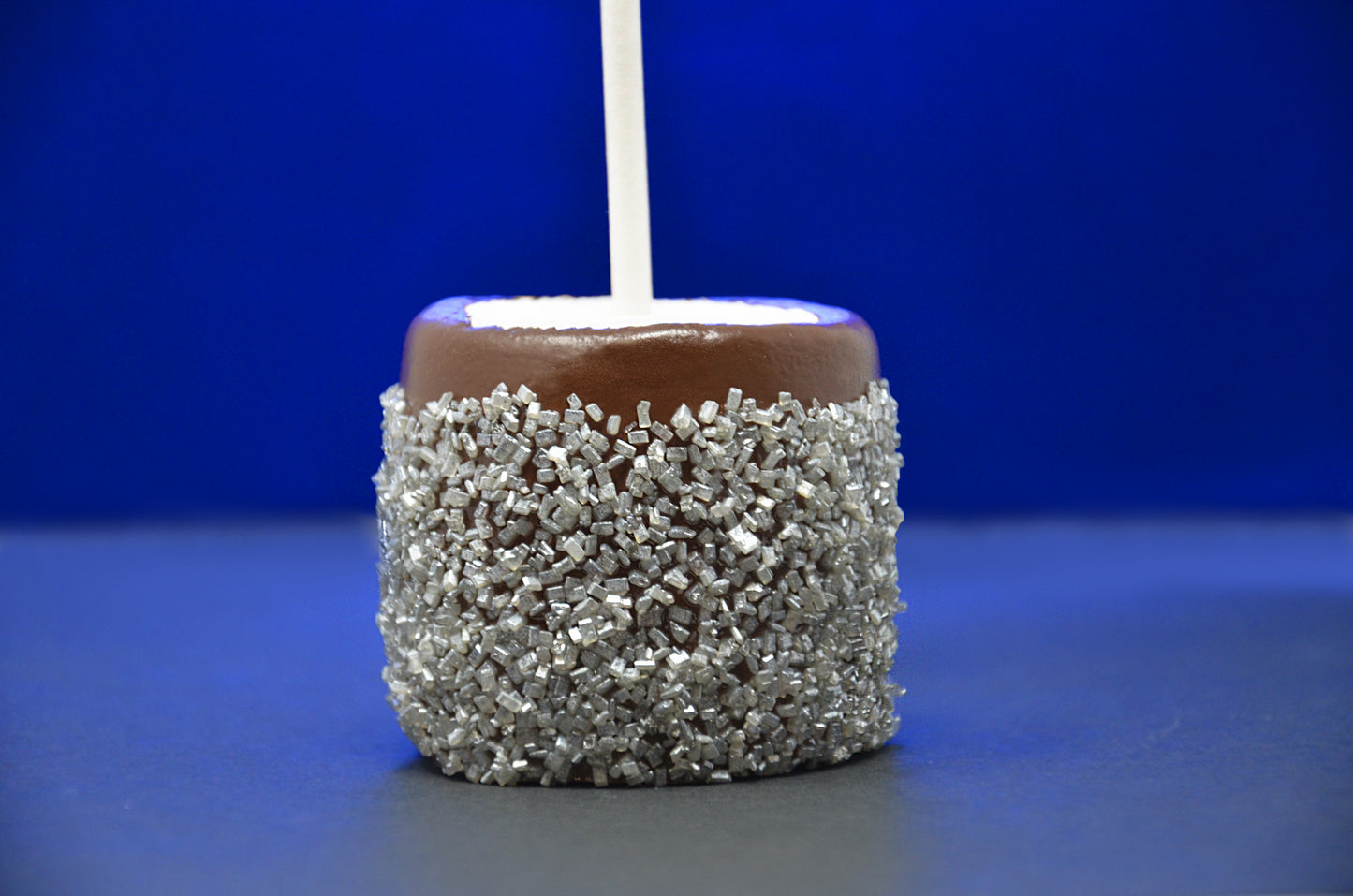 Dreaming of a White Christmas in Silver Sprinkle Decorating Kit 7oz